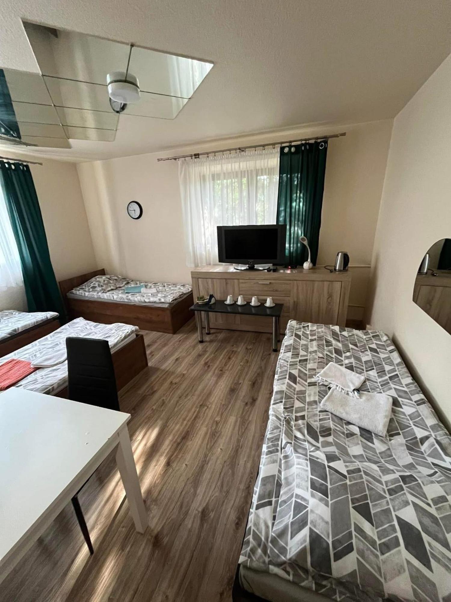 Zajazd Lesny Zakatek Dawniej Zajazd Don Kichot Łódź Extérieur photo